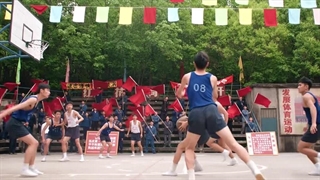 سریال چینی داستان عشق در دهه هفتاد(Love Story in the 1970s 2026)قسمت اول با زیرنویس فارسی