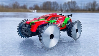 آزمایش: اره به جای چرخ در ماشین کنترلی رادیویی