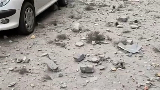آمریکا با مردم عادی کاری نداره و دستش خورده مدرسه میناب رو زده