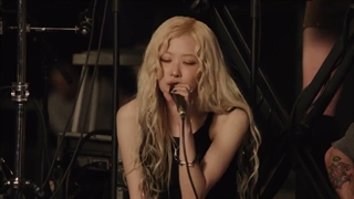 اجرای اهنگ 3AM از ROSE
