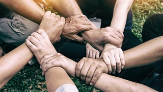 خوداتکایی سازمانهای دولتی و غیردولتی در آموزش تاب آوری