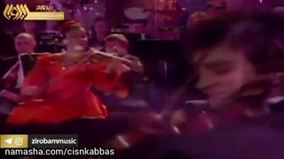 ویولون نوازی شهرداد روحانی به عنوان سولیست در کنسرت آکروپلیس یانی ۱۳۷۳