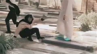 خنده (۹) روح در قبرستان