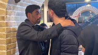 دیدار سینا مهراد با خانواده شهدای مدرسه میناب
