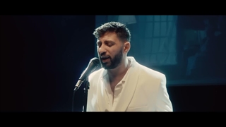 Burak_Bulut_-_Eriyorum_Günden_Güne