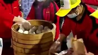دنیا به ما یه کنسرت لوهان بدهکارِ