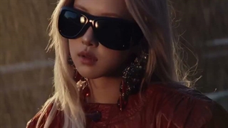 منتشر شده از رزی BP برای مجله CR Fashion Book با تم «Reinvention»