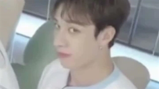 معرفی لیدر STRAY KIDS♡♡:)))