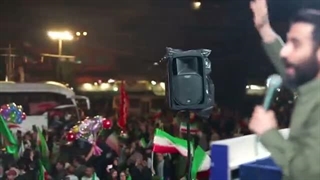 مداحی ترکی حسین طاهری در تجمع شبانه خیابانی میدان انقلاب 1405/2/15 جنگ رمضان