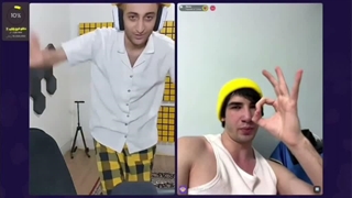 فتاح الله چو د سیل کلاه زرد میکند