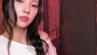 آپدیت TikTok آیلیت (ILLIT) با چالش BAD از گروه ایتیز (ATEEZ) همراه با QUEEN یونا: