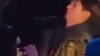 همه ی مانستیزا و نتیزنا ریختن سر جیمز و کورتیس ... بخاطر اینکه موقع های نوت آهیون قیافش درهم رفت ( کپشن )