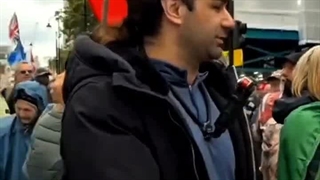 چطو اون روزی ک دشمن داشت زیر ساخت ایرانیارو میزد جفتک میزدی توله سگ الانم عر عر نکن ، جفتک بزن