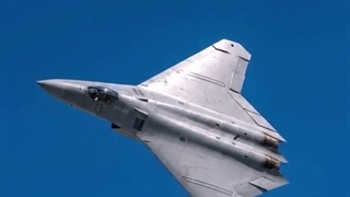 بوئینگ F-47 در برابر شنیانگ J-50: بررسی جامع و دقیق جنگنده‌های برتر نسل ششم