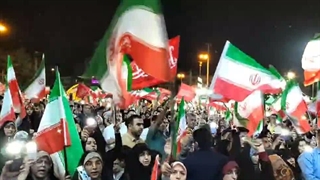 تجمع مردم تهران در میدان انقلاب در حمایت از مردم و رزمندگان یمن با حضور حسین طاهری