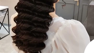 براشینگ و کرلی کردن مو سالن زیبایی تیلا قم