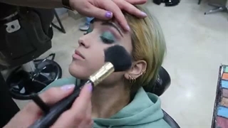 بدترین آرایشگاه استانبول رفتیم(کل صورتم جوش زد) تیام