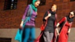 جمع‌ آوری لباس‌ های بدن‌ نما توسط پلیس
